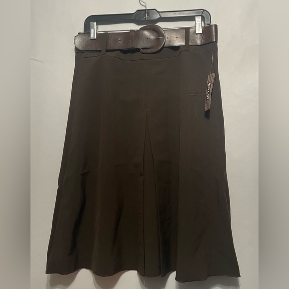 Brown woman’s skirt with thick belt M new - Picture 1 of 1